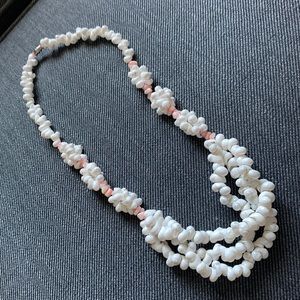 White shell necklace